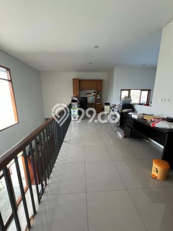 Disewakan! Rumah 6 Kamar Tidur &
4 Kamar Mandi di Singgasana, Bandung Disewakan! Rumah 6 Kamar Tidur &
4 Kamar Mandi di Singgasana, Bandung