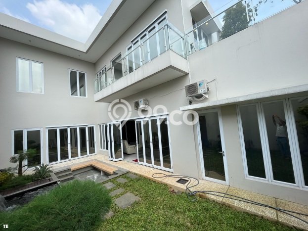 Dijual Rumah Mewah Elegan Dengan View Cantik di Cibubur, Jakarta Timur Dijual Rumah Mewah Elegan Dengan View Cantik di Cibubur, Jakarta Timur
