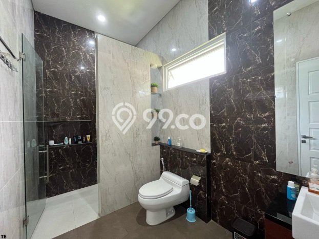 Dijual Rumah Mewah Elegan Dengan View Cantik di Cibubur, Jakarta Timur Dijual Rumah Mewah Elegan Dengan View Cantik di Cibubur, Jakarta Timur