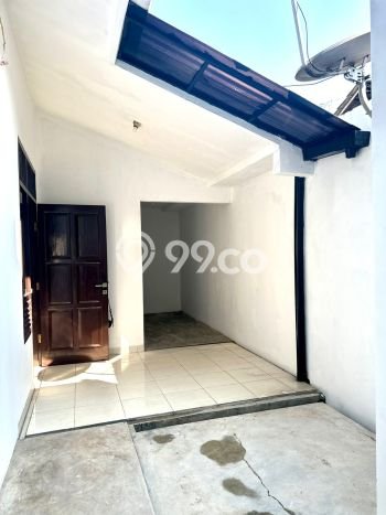 For Sale Rumah 4 Kamar Lokasi Ideal Nyaman dan Strategis di Ciputat For Sale Rumah 4 Kamar Lokasi Ideal Nyaman dan Strategis di Ciputat