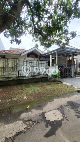 For Sale Hunian Rumah Terawat 3 Kamar di BSD City, Tangerang For Sale Hunian Rumah Terawat 3 Kamar di BSD City, Tangerang