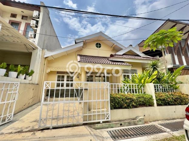 Jual Rumah Mewah Elegan Dengan View Cantik di Bintaro, Tangerang Selatan Jual Rumah Mewah Elegan Dengan View Cantik di Bintaro, Tangerang Selatan