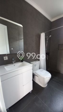 Rumah Mewah LB 200m2 Siap Pakai Desain Elegan di Bintaro, Tangerang Selatan Rumah Mewah LB 200m2 Siap Pakai Desain Elegan di Bintaro, Tangerang Selatan