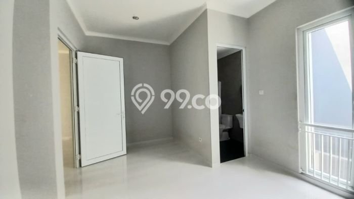 Rumah Mewah LB 200m2 Siap Pakai Desain Elegan di Bintaro, Tangerang Selatan Rumah Mewah LB 200m2 Siap Pakai Desain Elegan di Bintaro, Tangerang Selatan