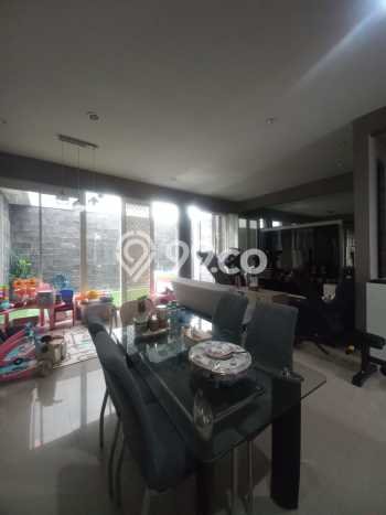 Hunian Mewah Siap Huni LT 180m2 di Wiyung, Surabaya Hunian Mewah Siap Huni LT 180m2 di Wiyung, Surabaya