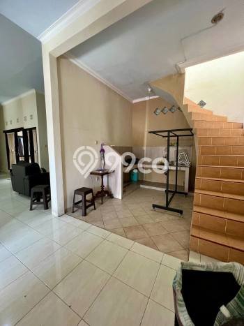 Rumah Strategis Modern Lb 195m2 di Lowokwaru, Malang Rumah Strategis Modern Lb 195m2 di Lowokwaru, Malang