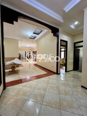 Siap Huni Rumah Mewah 5 Kamar di Klojen Dekat ke Mana Pun Siap Huni Rumah Mewah 5 Kamar di Klojen Dekat ke Mana Pun
