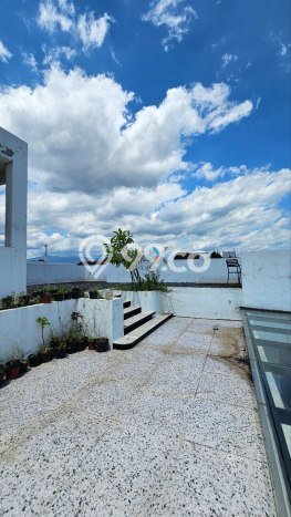 Rumah Elit Modern Tanpa Renovasi di Malang Kota Malang Rumah Elit Modern Tanpa Renovasi di Malang Kota Malang