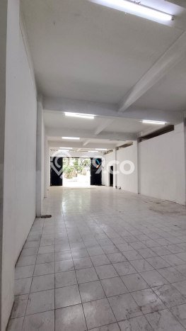 Disewakan Ruko komersial di Blimbing luas bangunan 120m2 Disewakan Ruko komersial di Blimbing luas bangunan 120m2