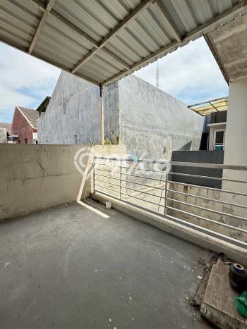 Rumah Terawat 3 KT 2 KM di Kawasan Bisnis , Malang Rumah Terawat 3 KT 2 KM di Kawasan Bisnis , Malang