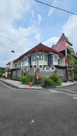Rumah Kost untuk Dijual di Lowokwaru dengan 11 KT, 5 KM, Luas 300m2 Rumah Kost untuk Dijual di Lowokwaru dengan 11 KT, 5 KM, Luas 300m2