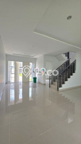 Rumah Sewa Malang LT 130m2 LB 144m2 Kawasan Soekarno Hatta Rumah Sewa Malang LT 130m2 LB 144m2 Kawasan Soekarno Hatta