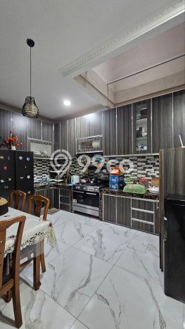 Rumah Kost untuk Dijual di Lowokwaru dengan 11 KT, 5 KM, Luas 300m2 Rumah Kost untuk Dijual di Lowokwaru dengan 11 KT, 5 KM, Luas 300m2