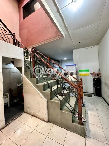 Untuk Dijual Ruko di Klojen Malang LT 117m2 / LB 176m2 Untuk Dijual Ruko di Klojen Malang LT 117m2 / LB 176m2