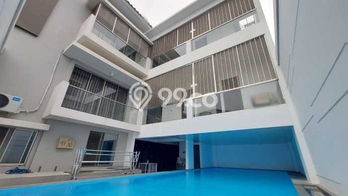 Rumah Elit Modern Tanpa Renovasi di Pantai Indah Kapuk Jakarta Utara Rumah Elit Modern Tanpa Renovasi di Pantai Indah Kapuk Jakarta Utara