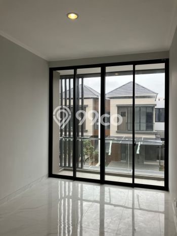 Jual Rumah Luas Elegan Dengan View Eksklusif di Pantai Indah Kapuk 2, Jakarta Utara Jual Rumah Luas Elegan Dengan View Eksklusif di Pantai Indah Kapuk 2, Jakarta Utara