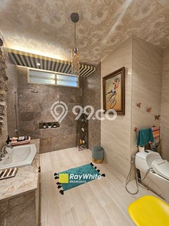 Rumah Lingkungan Asri di Kebayoran Baru, Jakarta Selatan, Luas 367m² Bangunan 400m² Rumah Lingkungan Asri di Kebayoran Baru, Jakarta Selatan, Luas 367m² Bangunan 400m²