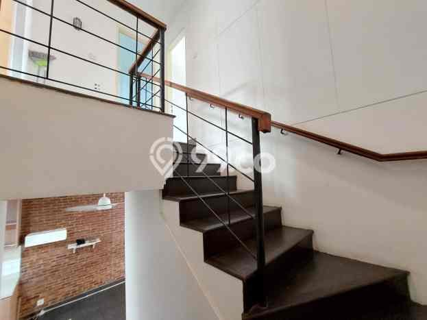 Rumah Strategis Lebak Bulus, Jakarta Selatan, LT 109m² Bangunan 152m² Rumah Strategis Lebak Bulus, Jakarta Selatan, LT 109m² Bangunan 152m²