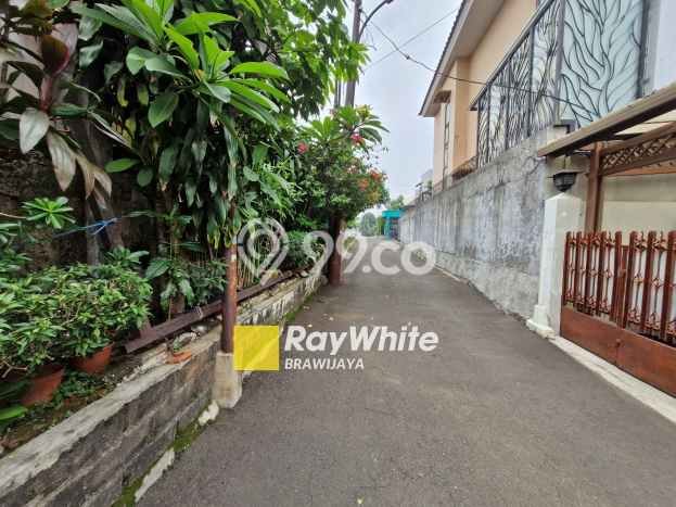 Rumah Elit Modern Tanpa Renovasi di Pejaten Jakarta Selatan Rumah Elit Modern Tanpa Renovasi di Pejaten Jakarta Selatan