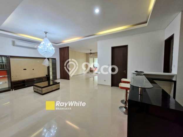 Disewakan! Rumah 6 Kamar Tidur &
3 Kamar Mandi di Lebak Bulus, Jakarta Selatan Disewakan! Rumah 6 Kamar Tidur &
3 Kamar Mandi di Lebak Bulus, Jakarta Selatan