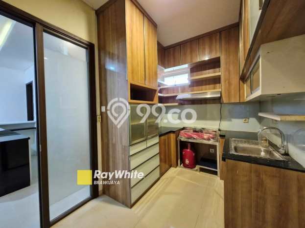 Disewakan! Rumah 6 Kamar Tidur &
3 Kamar Mandi di Lebak Bulus, Jakarta Selatan Disewakan! Rumah 6 Kamar Tidur &
3 Kamar Mandi di Lebak Bulus, Jakarta Selatan