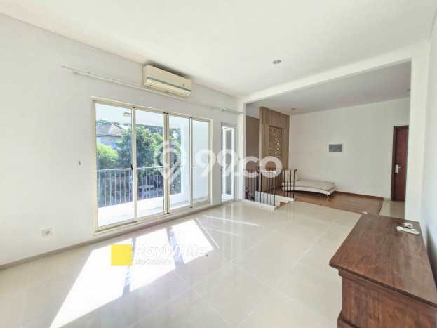 Disewakan! Rumah 6 Kamar Tidur &
3 Kamar Mandi di Lebak Bulus, Jakarta Selatan Disewakan! Rumah 6 Kamar Tidur &
3 Kamar Mandi di Lebak Bulus, Jakarta Selatan