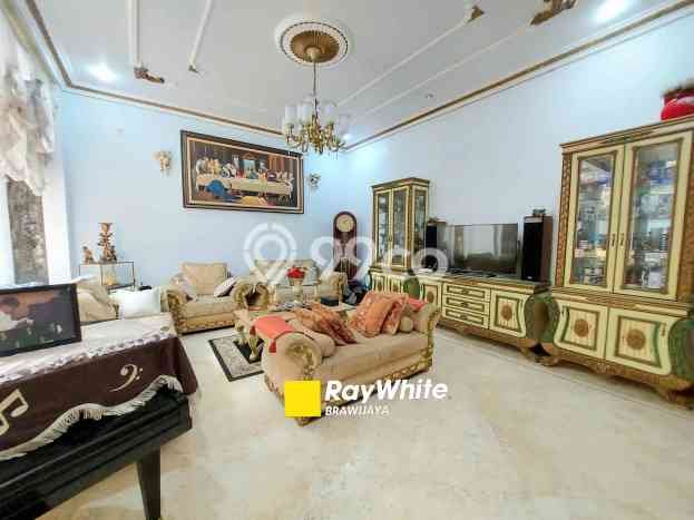SIAP HUNI! Rumah Asri di Bintaro, LT 300m² Bangunan 500m² SIAP HUNI! Rumah Asri di Bintaro, LT 300m² Bangunan 500m²