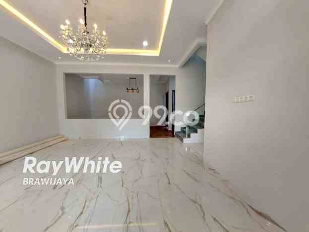 Ready to Use! Luxury House LT 135m2 Desain Modern di Wijaya Ready to Use! Luxury House LT 135m2 Desain Modern di Wijaya