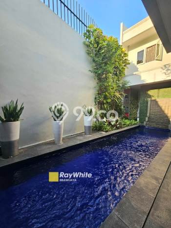 Rumah Lingkungan Asri di Kebayoran Baru, Jakarta Selatan, Luas 367m² Bangunan 400m² Rumah Lingkungan Asri di Kebayoran Baru, Jakarta Selatan, Luas 367m² Bangunan 400m²
