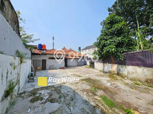 Lokasi terbaik! Rumah siap pakai disewakan di Mampang Prapatan LB 500m2 Lokasi terbaik! Rumah siap pakai disewakan di Mampang Prapatan LB 500m2