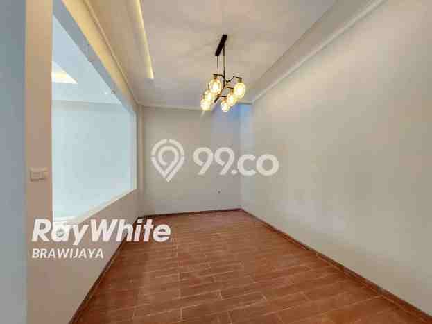 Ready to Use! Luxury House LT 135m2 Desain Modern di Wijaya Ready to Use! Luxury House LT 135m2 Desain Modern di Wijaya
