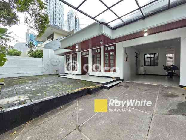 Sewa Rumah Murah di Senopati Jakarta Selatan dengan 3 KT Sewa Rumah Murah di Senopati Jakarta Selatan dengan 3 KT