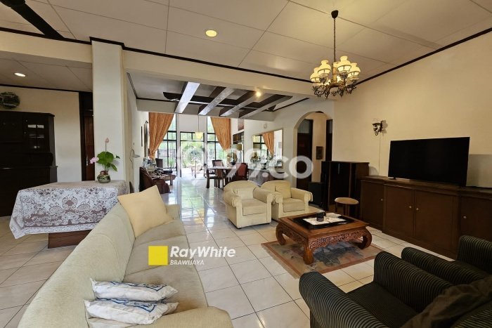 For Sale! Luxury House LT 800m2 Desain Modern di Jati Padang For Sale! Luxury House LT 800m2 Desain Modern di Jati Padang