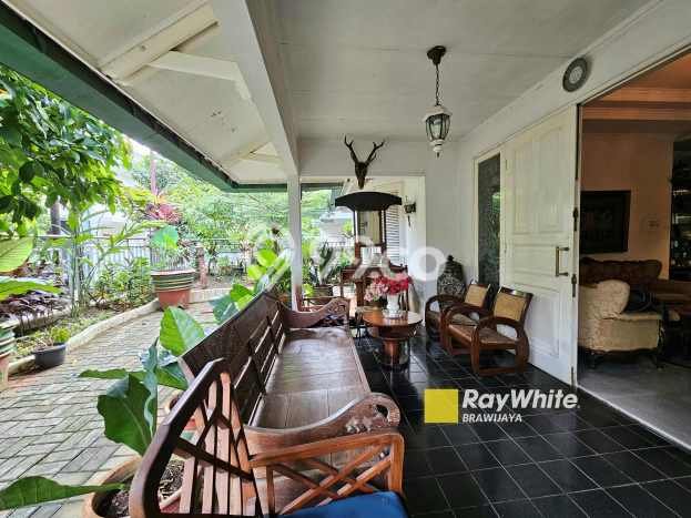 Rumah Luxury Modern Tanpa Renovasi di Lebak Bulus Jakarta Selatan Rumah Luxury Modern Tanpa Renovasi di Lebak Bulus Jakarta Selatan