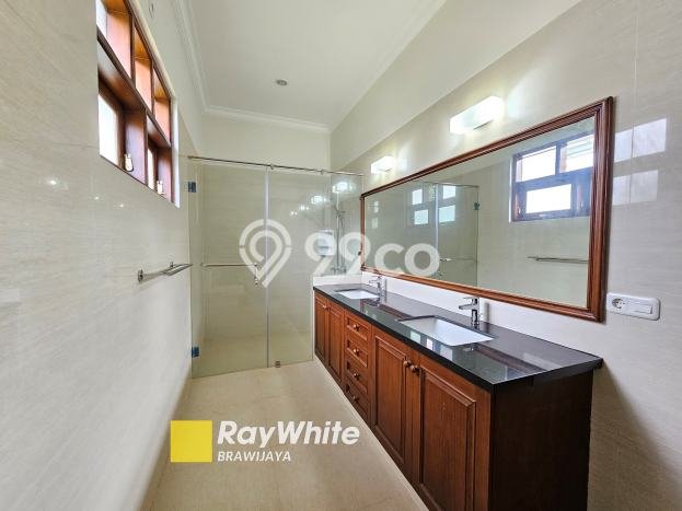 For Sale! Luxury House LT 650m2 Desain Modern di Lebak Bulus For Sale! Luxury House LT 650m2 Desain Modern di Lebak Bulus