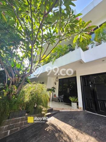 Rumah Lingkungan Asri di Kebayoran Baru, Jakarta Selatan, Luas 367m² Bangunan 400m² Rumah Lingkungan Asri di Kebayoran Baru, Jakarta Selatan, Luas 367m² Bangunan 400m²