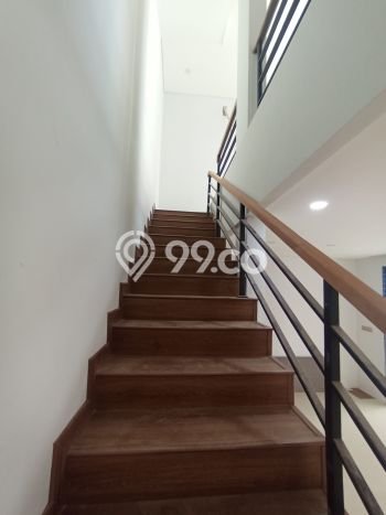 Rumah Luxury Modern Siap Huni di Ragunan Jakarta Selatan Rumah Luxury Modern Siap Huni di Ragunan Jakarta Selatan