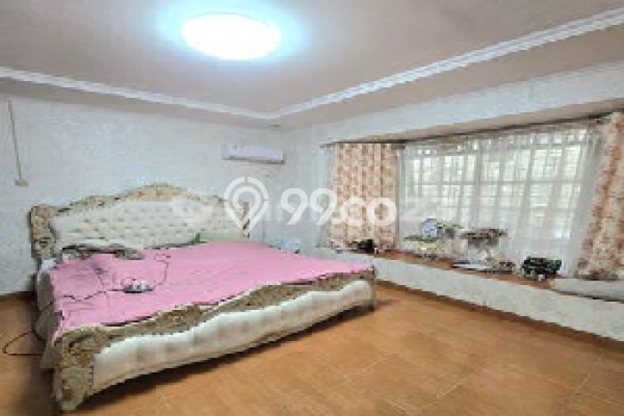 Rumah Mewah LB 270m2 Siap Huni Desain Elegan di Bintaro, Tangerang Selatan Rumah Mewah LB 270m2 Siap Huni Desain Elegan di Bintaro, Tangerang Selatan