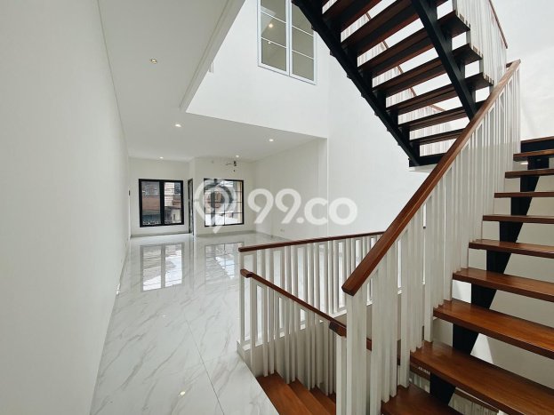 Dijual Rumah Luas Elegan Dengan View Eksklusif di Bintaro, Jakarta Selatan Dijual Rumah Luas Elegan Dengan View Eksklusif di Bintaro, Jakarta Selatan