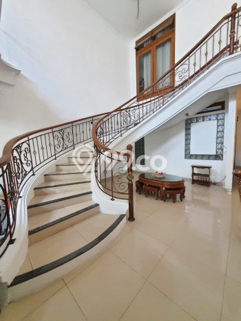 Jual Rumah Mewah Megah Dengan View Eksklusif di Bintaro, Tangerang Selatan Jual Rumah Mewah Megah Dengan View Eksklusif di Bintaro, Tangerang Selatan
