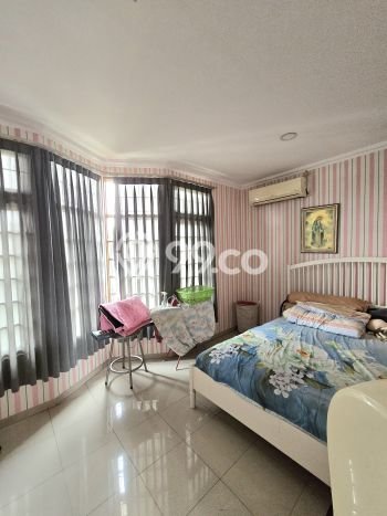 Ready to Use! Luxury House LT 300m2 Desain Elegan di Bintaro Ready to Use! Luxury House LT 300m2 Desain Elegan di Bintaro