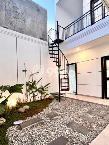 Hunian Mewah LB 255m2 Siap Huni Desain Elegan di BSD Nusaloka, Tangerang Hunian Mewah LB 255m2 Siap Huni Desain Elegan di BSD Nusaloka, Tangerang
