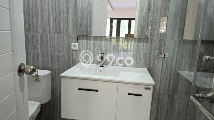 Rumah Mewah LB 240m2 Siap Pakai Desain Elegan di BSD Delatinos, Tangerang Rumah Mewah LB 240m2 Siap Pakai Desain Elegan di BSD Delatinos, Tangerang