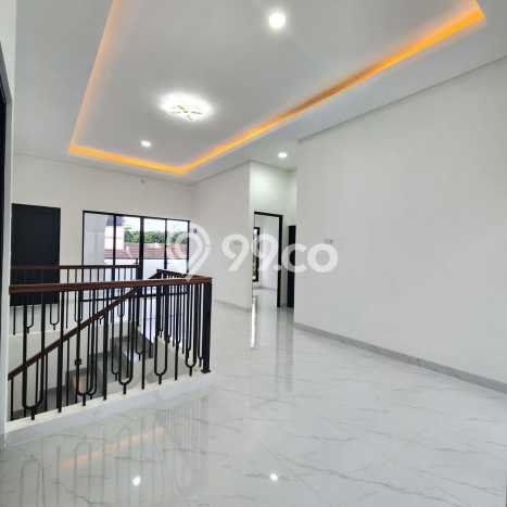 Rumah Elit Modern Tanpa Renovasi di BSD Kencana Loka Tangerang Rumah Elit Modern Tanpa Renovasi di BSD Kencana Loka Tangerang