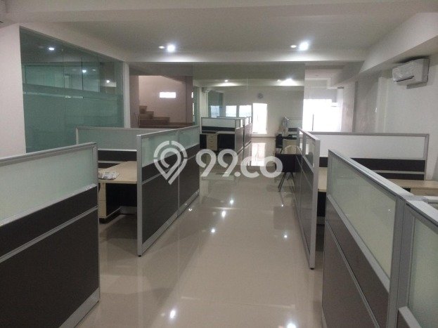 Ruko disewakan lokasi strategis Serpong Tangerang Selatan 450m2 Ruko disewakan lokasi strategis Serpong Tangerang Selatan 450m2