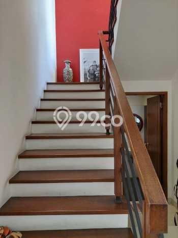 Hunian Mewah LB 261m2 Siap Pakai Desain Elegan di Bintaro, Tangerang Selatan Hunian Mewah LB 261m2 Siap Pakai Desain Elegan di Bintaro, Tangerang Selatan
