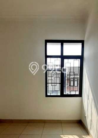 Dijual Hunian Rumah Terawat 2 KT di BSD Nusaloka, Tangerang Dijual Hunian Rumah Terawat 2 KT di BSD Nusaloka, Tangerang