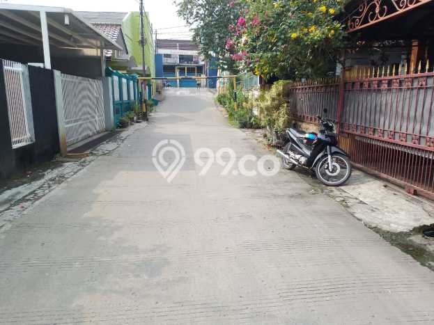 Dijual Hunian Rumah Terawat 4 Kamar di Bintara, Bekasi Dijual Hunian Rumah Terawat 4 Kamar di Bintara, Bekasi