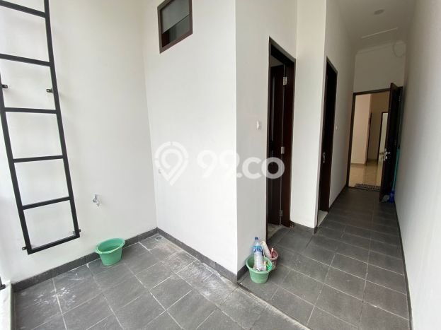 Rumah Elit LB 275m2 Siap Huni Desain Elegan di Pondok Bambu, Jakarta Timur Rumah Elit LB 275m2 Siap Huni Desain Elegan di Pondok Bambu, Jakarta Timur