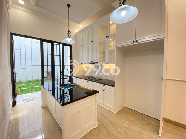 Rumah Elit LB 275m2 Siap Huni Desain Elegan di Pondok Bambu, Jakarta Timur Rumah Elit LB 275m2 Siap Huni Desain Elegan di Pondok Bambu, Jakarta Timur